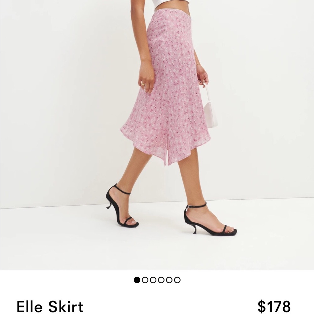 Brand new without tags Elle Reformation Skirt. Size 0. Light pink pattern